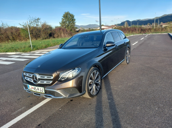 MERCEDES BENZ E / 220 T / d 4 MATIC AUT.